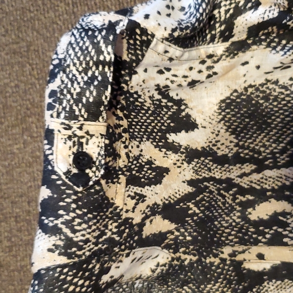 Calvin Klein Snake Print Button-Down Blouse Size 2X - Picture 5 of 5